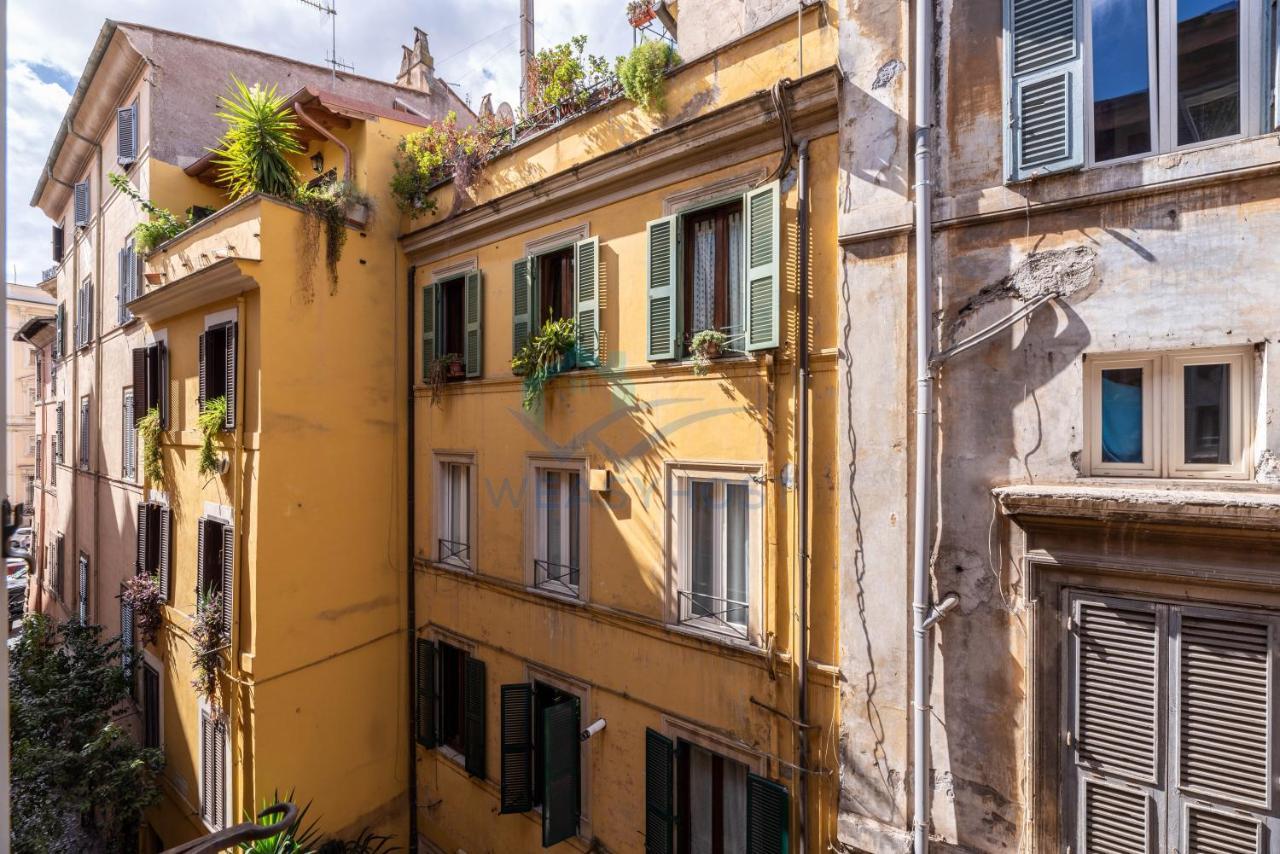 Warm Nest In The Old Building Of Piazza Navona Apartment Rome Bagian luar foto