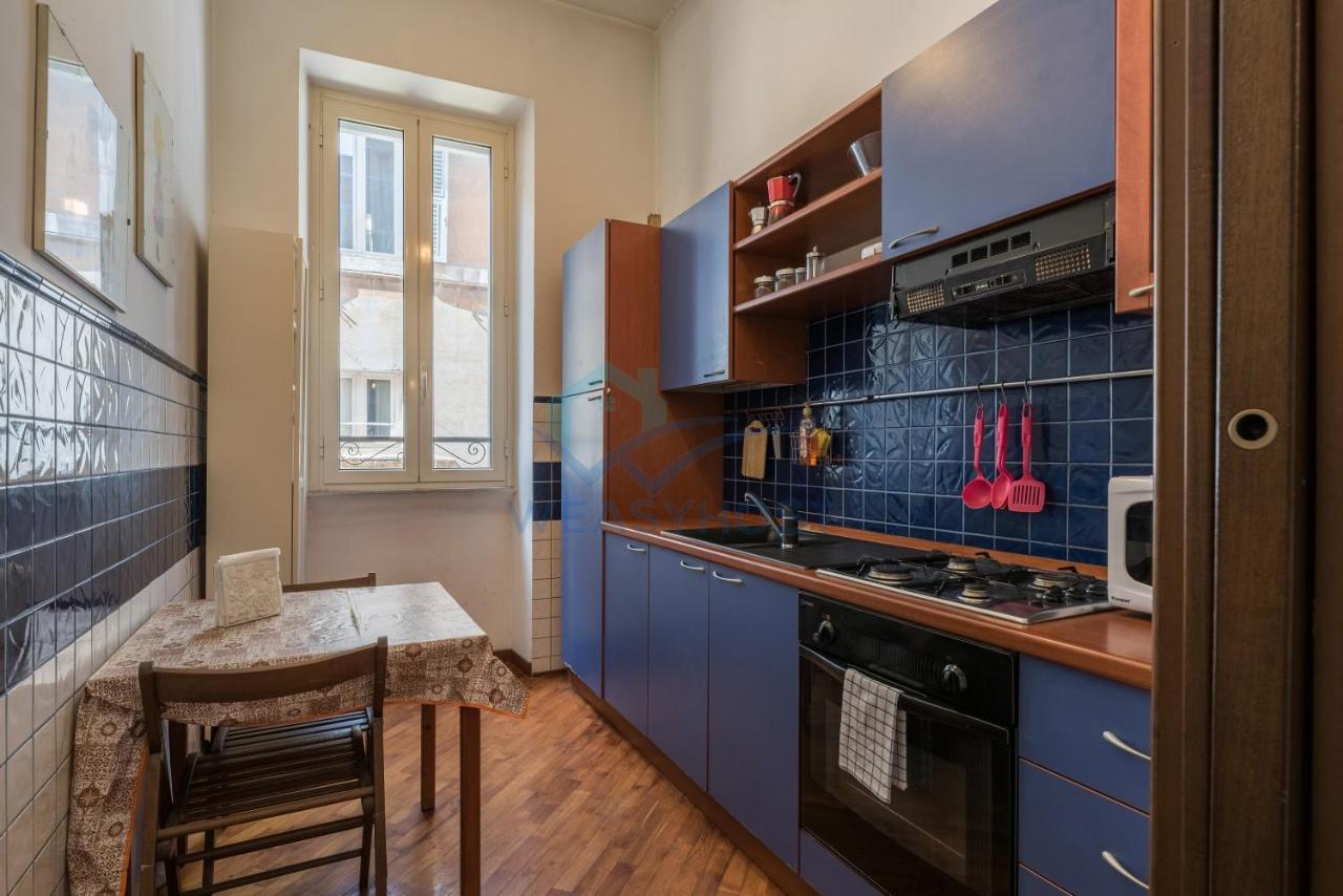 Warm Nest In The Old Building Of Piazza Navona Apartment Rome Bagian luar foto